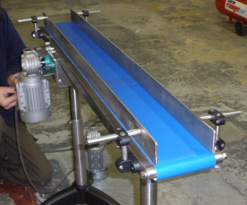 Small belt conveyor photo